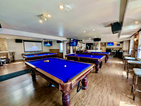 Safari Bar & Grill - Toronto